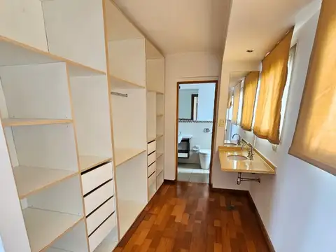Departamento en Alquiler de 5 ambientes