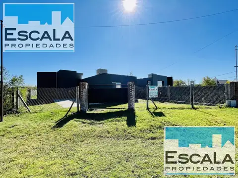 Casa en Alquiler con 1 cochera