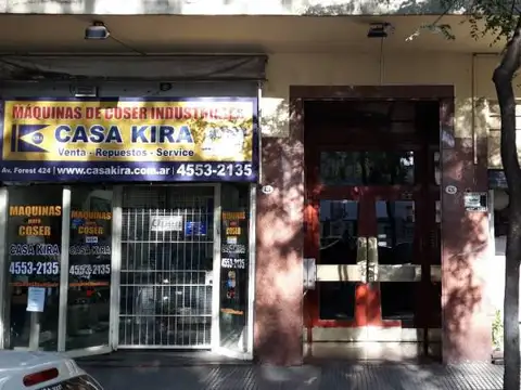 Departamento 3 amb. al contra-frente c/dependencia,baulera y balcón.