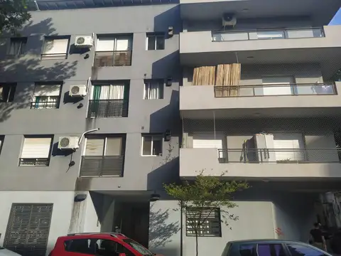Impecable Departamento 2 Ambientes con 2 Balcones y Cochera