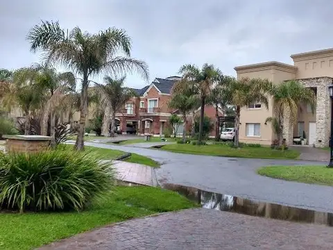 OPORTUNIDAD VENTA CASA 5 AMBIENTES