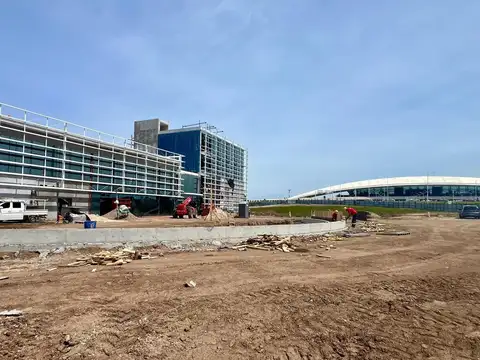 Oficina en Alquiler con 3 cocheras