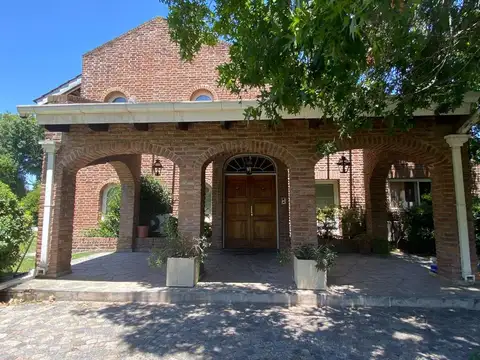 Casa 4 ambientes con 4 baños