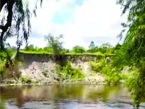 VENDO EXTRAORDINARIO TERRENO RUTA - ARROYO EN ESQUINA CORRIE