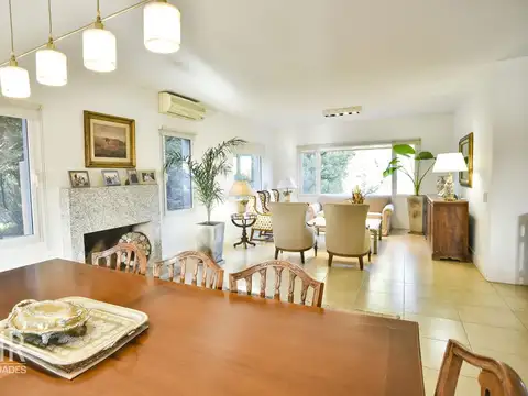 Casa 5 ambientes con 4 baños