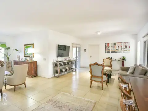 San Francisco | 3 Dorm | Apto Crédito | Excelente Lote 1050 m² | Escritorio