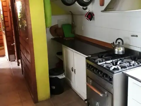 CASA, EXCELENTE CONSTRUCCIÓN Y UBICACIÓN 