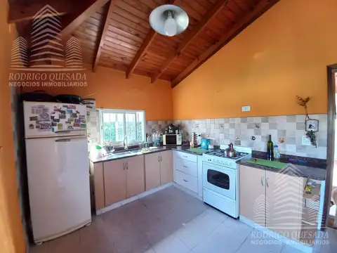Casa 4 ambientes con 2 baños