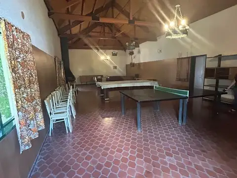 Casa en Alquiler con 1 cochera