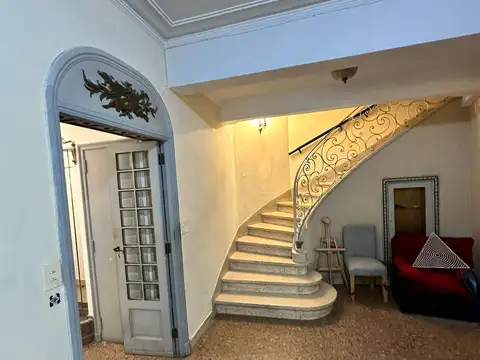 Hermosa Propiedad en Vicente Lopez Av Maipu a Vias a Refaccionar!