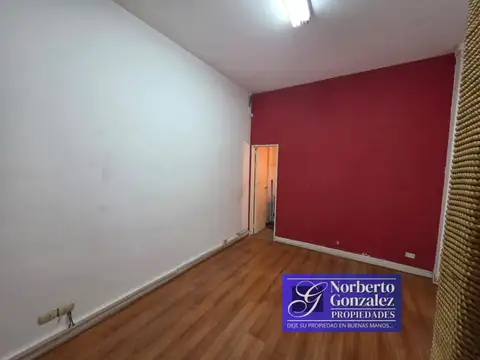 En Venta en Ciudad Jardin Local con Baño Planta Baja Al Frente. Venta Inmediata F: 10932