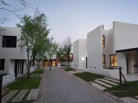Casa en Venta en La Calera, USD 140.000