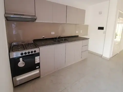 Pueyrredon 2200, Piso pb