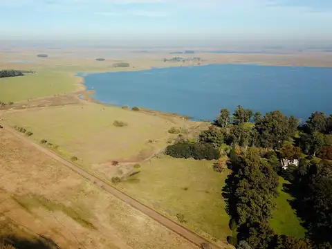 Estancia con Laguna propia en Chascomús