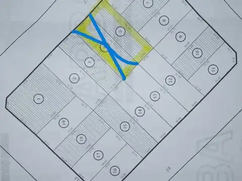 27 (412 y 413) Lote de 10 x 30 baldio