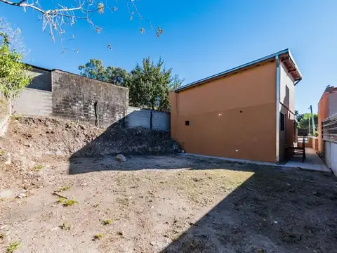 Casa 7 ambientes con 1 baño