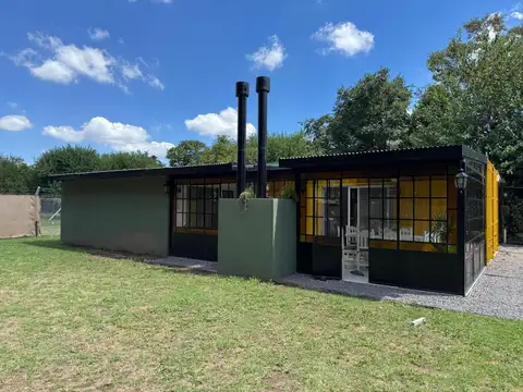 Casa 4 ambientes con 2 baños