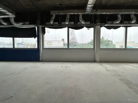 Oficina en Alquiler con 34 cocheras