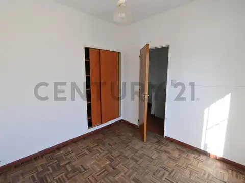 Casa de 4 ambientes a la venta en Lomas del Mirador