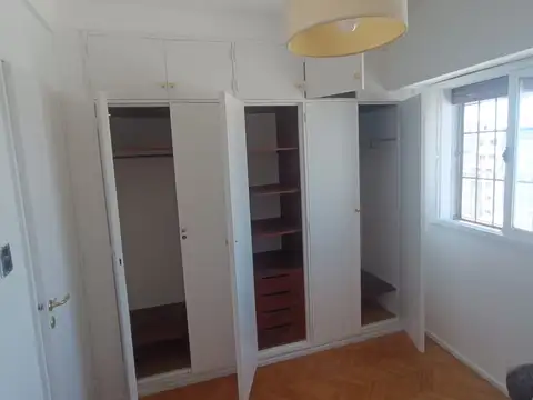 av corientes 2000, Piso 13