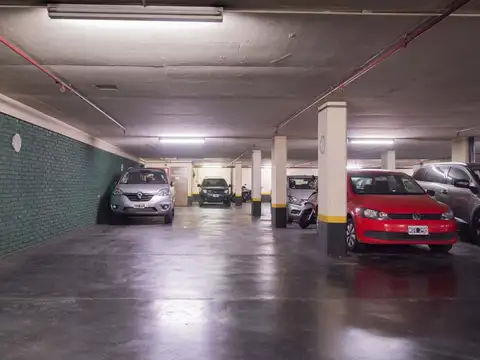 Cochera Fija Cubierta - Alto Palermo - Permuta