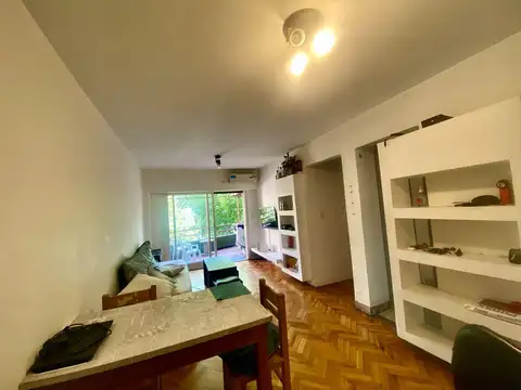 Departamento de tres ambientes en alquiler en Las Cañitas con balcón