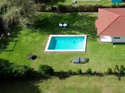 Excelente Casa  en Parque Exaltación.