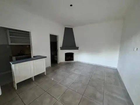 Calle 472 entre 20 y 21 1400