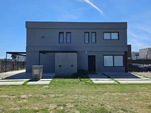 Casa en Alquiler Temporal en Pilar, USD 1.800