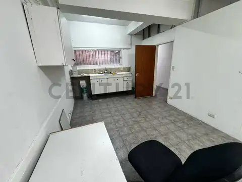 Venta de depósito Garage en Monserrat Centro