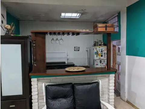 LOCAL VENTA TEMPERLEY A MTS DE CARREFOUR EVA PERON 2600  MAS TALLER Y DEPARTAMENTO