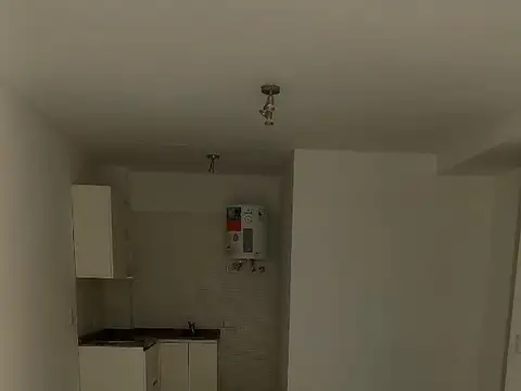 LACROZE 3500 -COLEGIALES- OFICINA (MONOAMBIENTE),LUMINOSA!