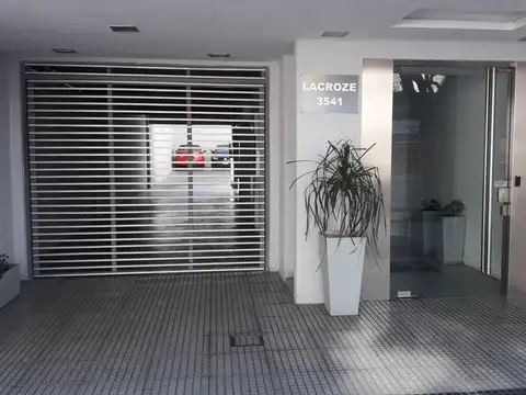 Lacroze 3500, Piso PB