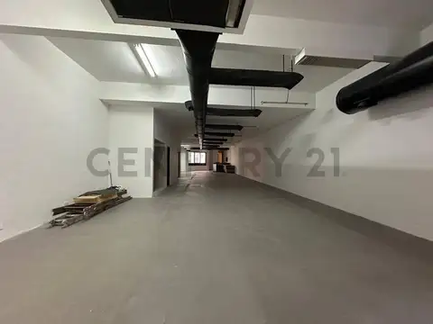 Avenida Carlos Pellegrini 1000, Piso 0