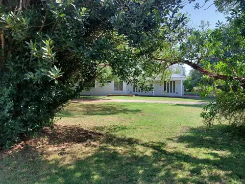 Casa en Venta con 2 cocheras