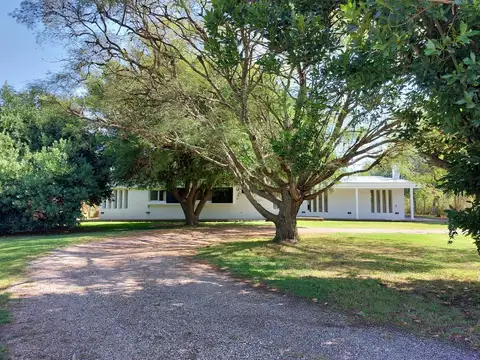 Casa en Venta en La Plata [Cod: 161-13643]