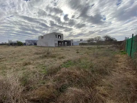 Maria Robotti entre Av. Uruguay y Luis Denegri LOTE 11