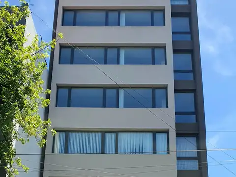 Amplia y moderna oficina en alquiler.