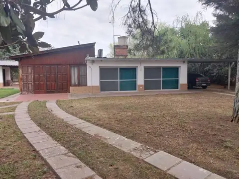 Casa en Venta con 3 cocheras