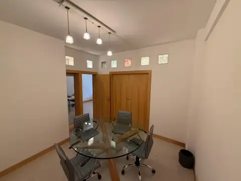 M. J. Haedo 1460 (Vicente López) Excelente Ubicación. Oficina en PB. Sup cub: 45 m2