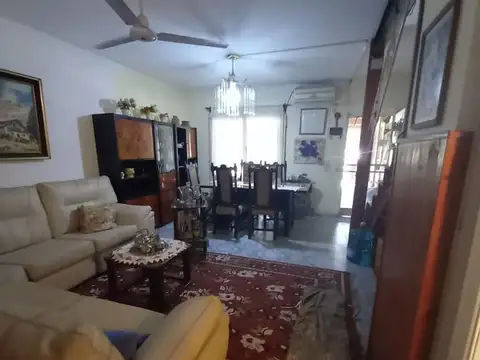 Depto Tipo Casa 4 ambientes con 2 baños