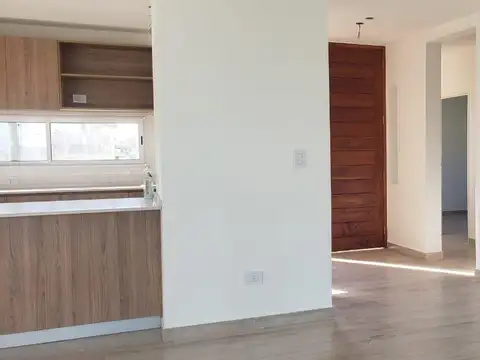 Casa a estrenar Barrio Santa Emilia, Pilar del Este