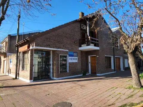 VENTA DE CASA EN EXCELENTE UBICACIÓN MERCEDES B