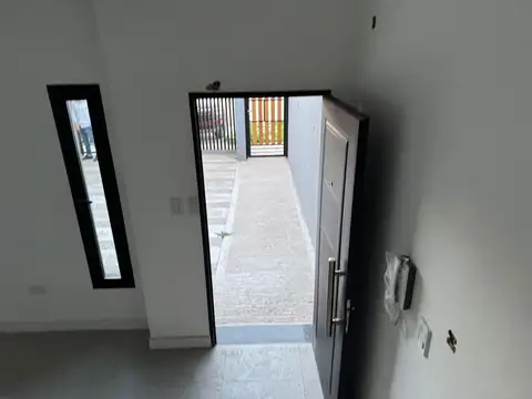 Depto Tipo Casa en Alquiler de 3 ambientes