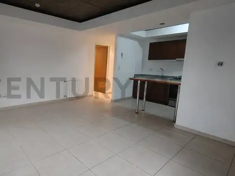 Agustín Álvarez 100, Piso 1