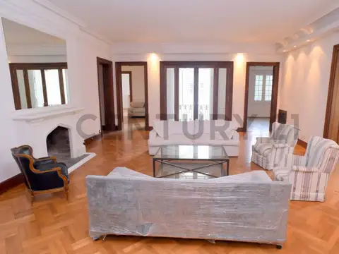 Av. Las Heras 1600, Piso 0