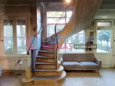 Av. Gral. Mosconi al 2500