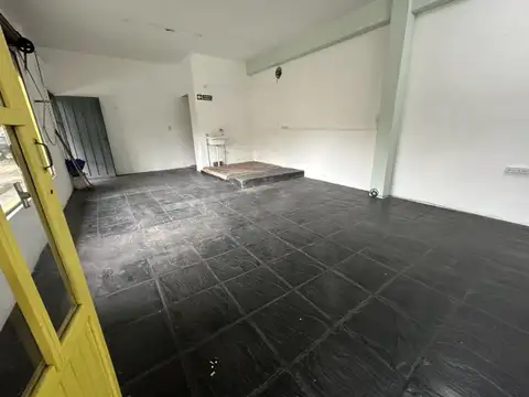 Gral. Hornos 3900, Piso PB