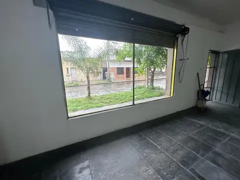 Alquiler local en esquina, Caseros