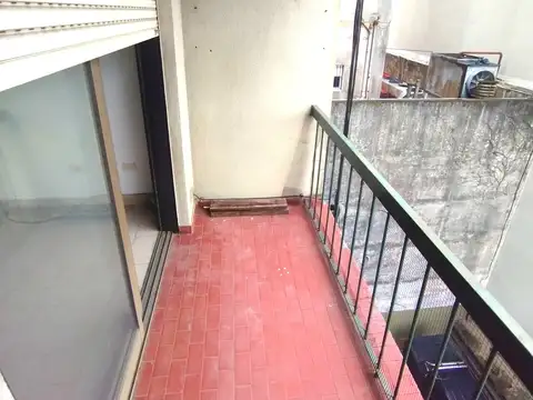 Cjal E Tribulato 1300, Piso 4